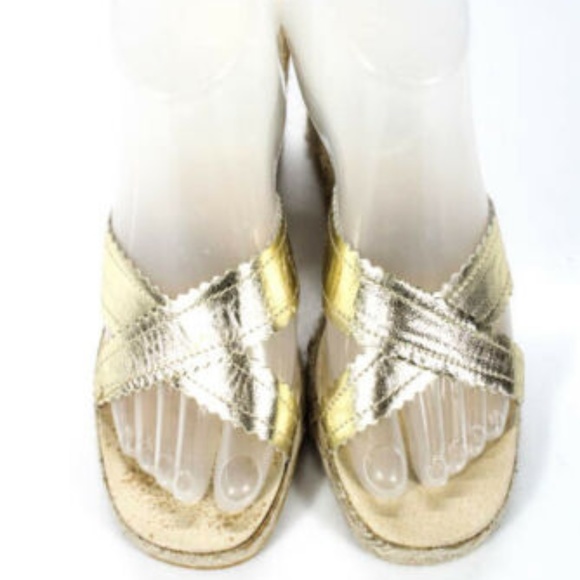MICHAEL KORS GOLD METALLIC OPEN TOE HIGH WEDGES 8 - Picture 2 of 5